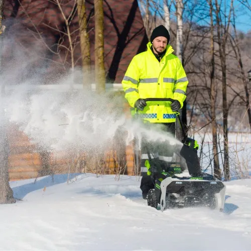 Снегоуборщик Greenworks 82SN22 82V (56 см) 2603307 бесщеточный аккумуляторный — детальное фото